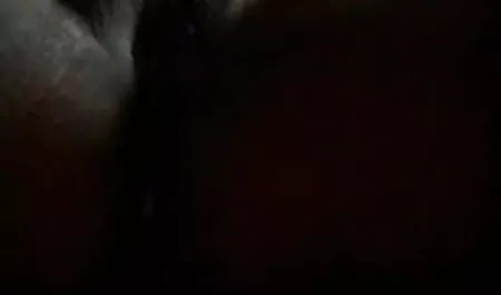माँ और बेटी सेकसी वीडीयो पर एक डिक