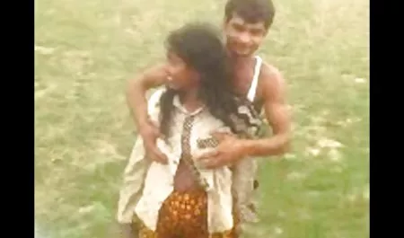 ग्लैमरस सुनहरे बालों देसी हिंदी वीडियो वाली में गुलाबी