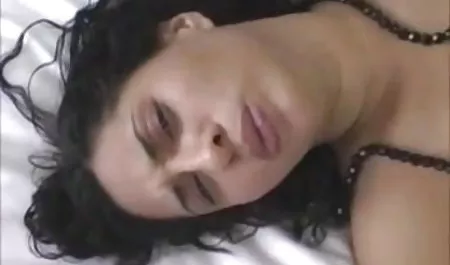 एक स्नान सैक्स वीडियो में फोम के साथ