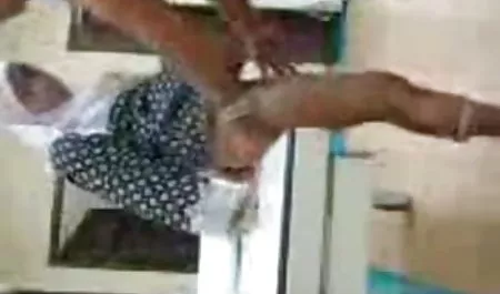 गवर्नेस up सेक्स वीडियो मेजबान सेक्स देख रहा था
