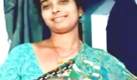 पूर्ण हॉट सेक्सी वीडियो सौंदर्य लुभाना और ग्रे आदमी
