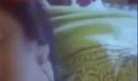 आबनूस गड़बड़ काले बाल वाली में के सेक्सी वीडियो ऑनलाइन गांड में एक फिल्म थिएटर