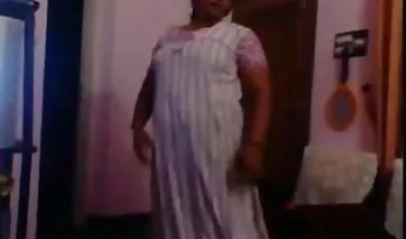 सुनहरे बालों शेशी विडियो वाली संभालती है