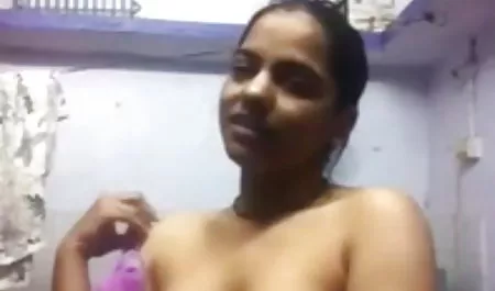 सेक्स के साथ सुनहरे बालों वाली पर एक ss वीडियो बिलियर्ड टेबल