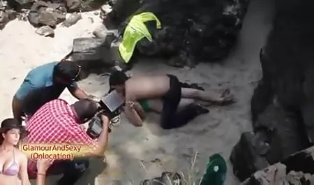 वेश्या सड़क पर सोफे पर अश्लील xxxx आदमी है ।