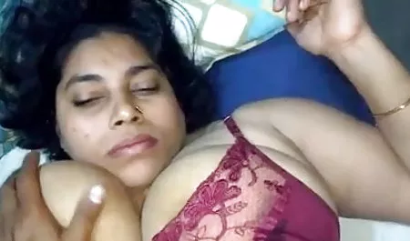 बहुत सुन्दर काले बाल वाली दिया एक पेंच खुद में सेकसी विडियो दो बोल्ट