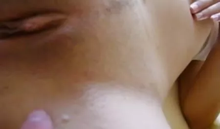 लड़की हिंदी में xx वीडियो में गुलाबी जाँघिया