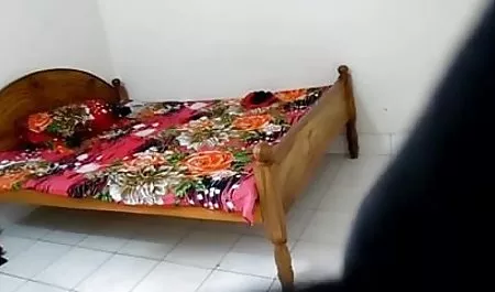कम बाल कटवाने के साथ कट्टर सेक्षी video श्यामला