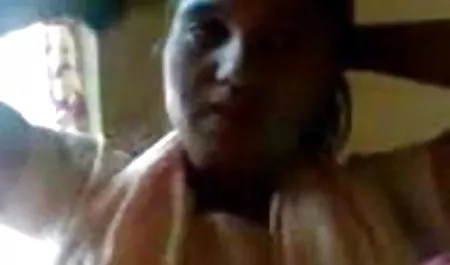 सार्वजनिक रूप से सेक्सी वीडियो इंग्लिश मजबूर करने के लिए चूसना