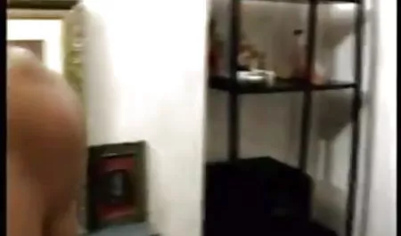 आदमी अपने युवा लड़की पर के सेक्सी वीडियो डॉट बिस्तर