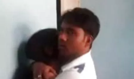 सुंदर सुनहरे बालों वाली कपड़े के www सेक्सी वीडियो लिए लक्ष्य