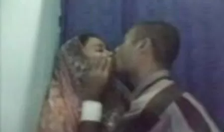 डासन काठी शेशी विडियो के साथ बड़े मुश्किल डिक