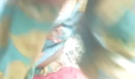 प्रोफेसर ने छात्र सेक्सी वीडियो वीडियो के गधे को लात मारी