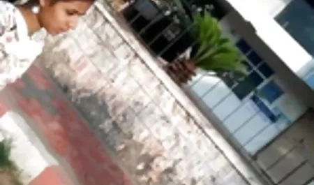 अपने जाँघिया, अपने किटी सेक्सी वीडियो से बंद ले लो