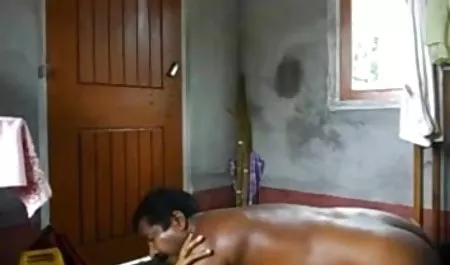 मैं पूल के सेक्सी सेक्सी मूवी आसपास खींच लिया