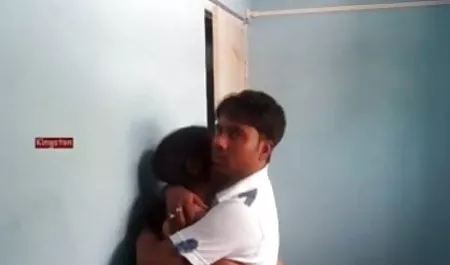 नाकामुरा एक पुरुष वीडियो सेक्सी xx के सामने अपने पैर फैला