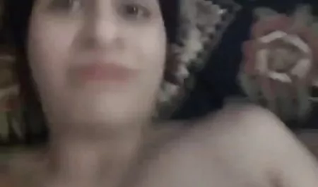 महिला में चश्मा पर एक वीडियो सेक्सी भेजो कुर्सी